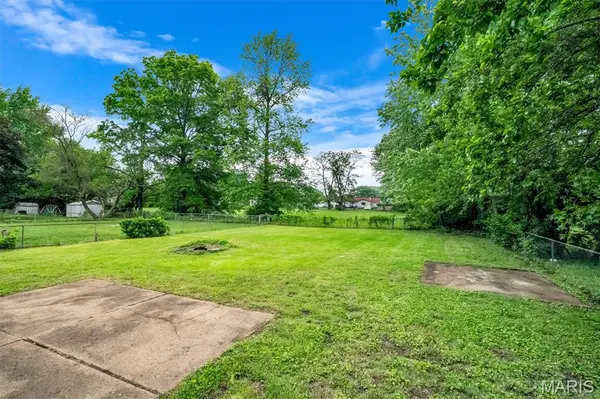 2916 Oriental DR, Florissant, MO 63031