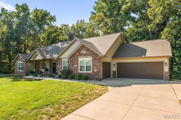 6107 Chantilly BND, Waterloo, IL 62298
