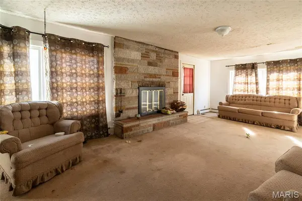 712 Mulkey, Christopher, IL 62822