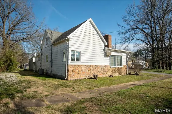 712 Mulkey, Christopher, IL 62822