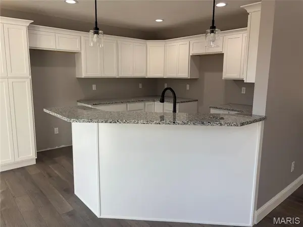 8 Ivy Lane, Fredericktown, MO 63645