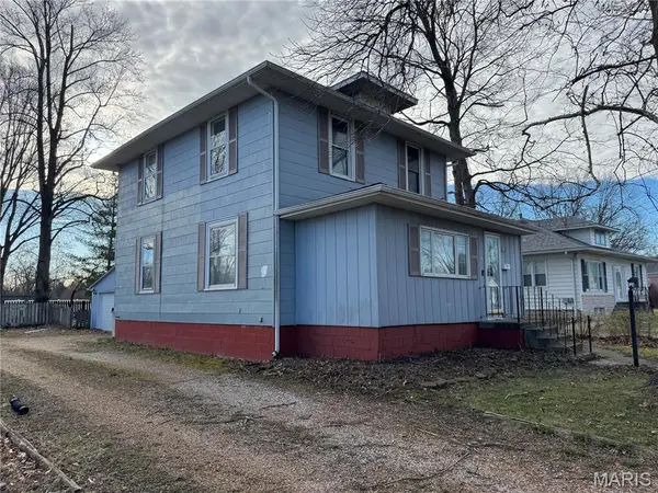 709 Mayo ST, Carlinville, IL 62626
