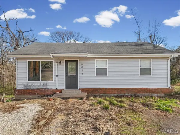 6028 Antire RD, High Ridge, MO 63049