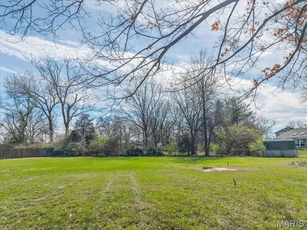 724 Baltic DR, Florissant, MO 63031