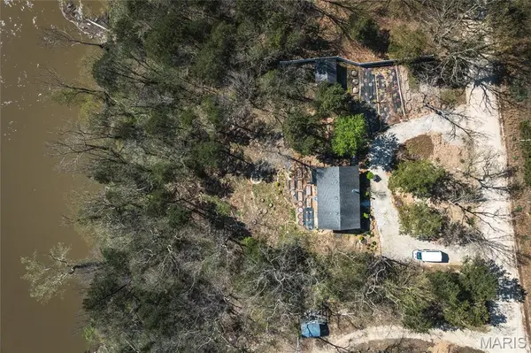 2581 River RD, Mount Sterling, MO 65062