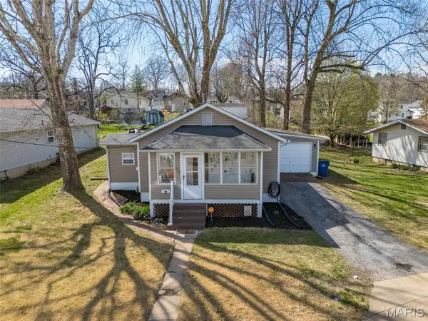 823 Delmar AVE, Festus, MO 63028