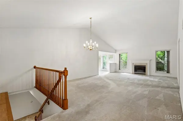 15412 Braefield DR, Chesterfield, MO 63017