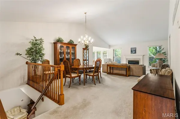 15412 Braefield DR, Chesterfield, MO 63017