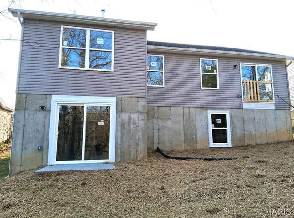 1757 Twelve Oaks PL, Pevely, MO 63070