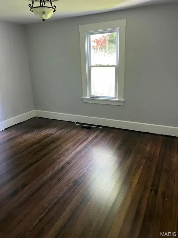 127 Front St Front ST, Labadie, MO 63055