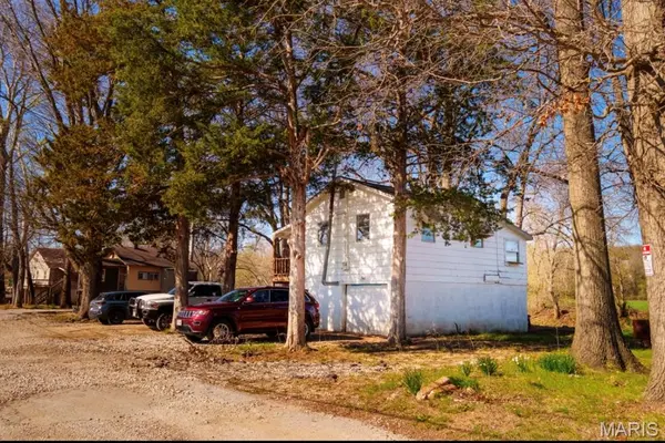 7030 Stovesand RD, Cedar Hill, MO 63016