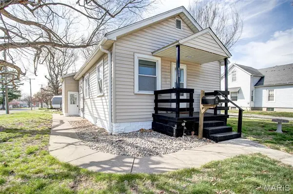 608 S Lafayette ST, Jerseyville, IL 62052