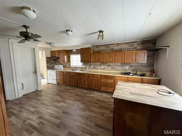 305 Cedar AVE, Jonesburg, MO 63351