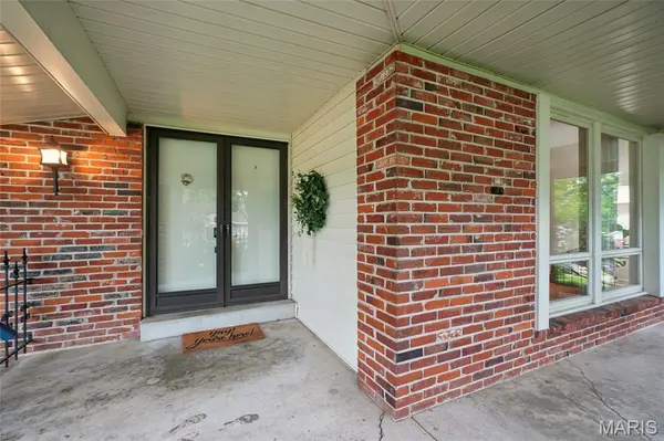 414 Tamarack DR, Ballwin, MO 63011