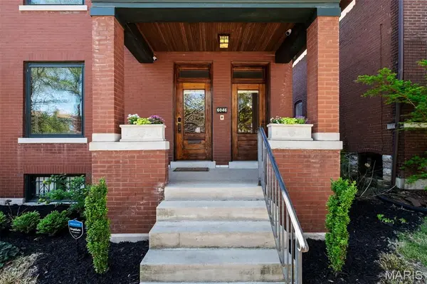 6046 Westminster PL, St Louis, MO 63112