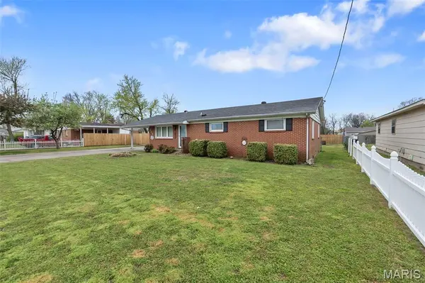 215 Missouri AVE, Sikeston, MO 63801
