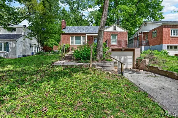 9719 Greenwood TER, Rock Hill, MO 63119