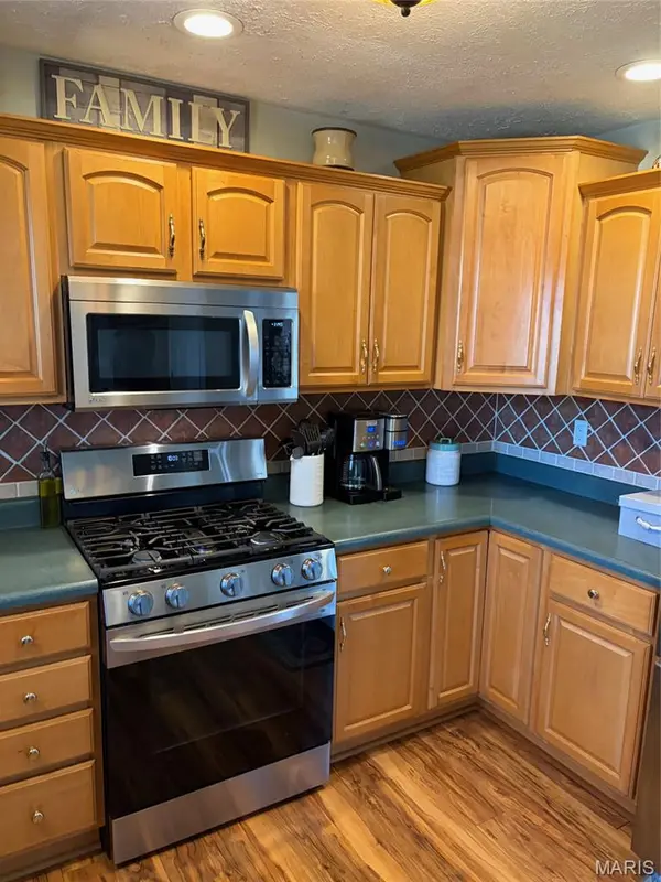 499 W Oak ST, Aviston, IL 62216