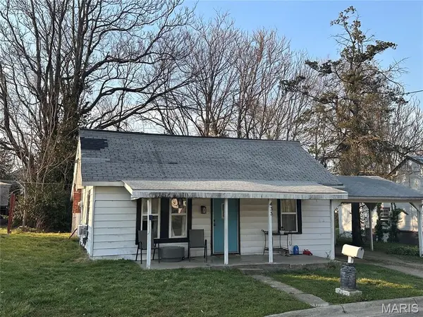 433 South ST, Lebanon, MO 65536