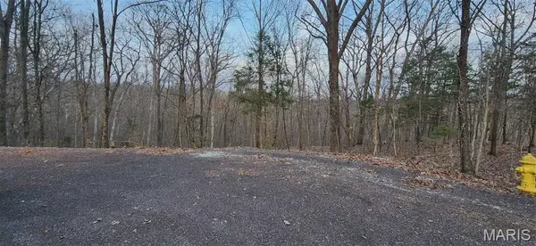 2422 Lancers CT, Marthasville, MO 63357