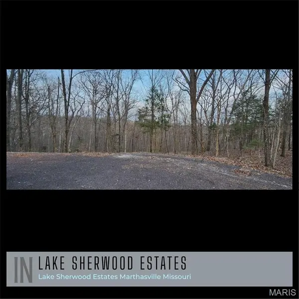 2422 Lancers CT, Marthasville, MO 63357