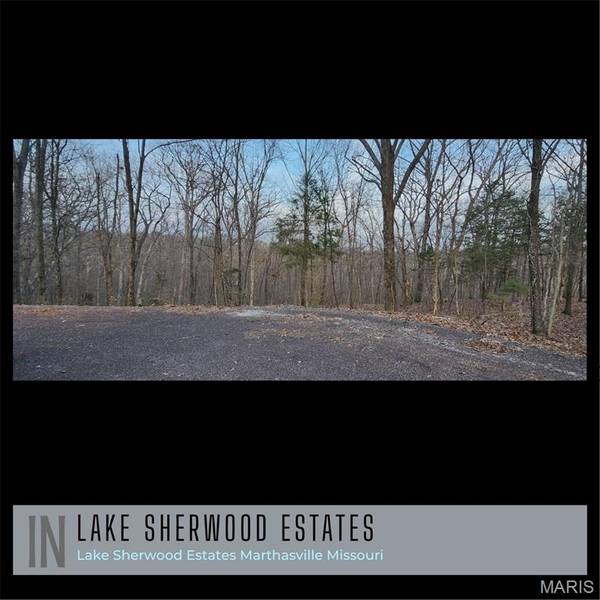 2422 Lancers CT, Marthasville, MO 63357