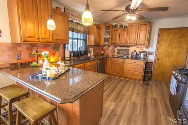 416 E Bayles ST, Brownstown, IL 62418