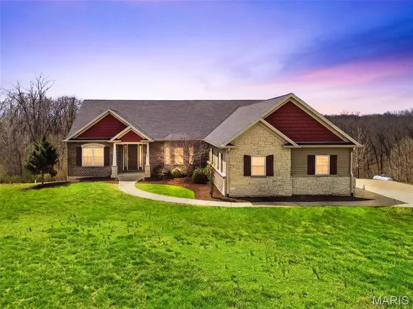1326 Top Of The Hill RD, Chesterfield, MO 63005