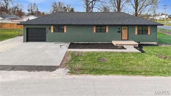 905 W Maple ST, Bowling Green, MO 63334