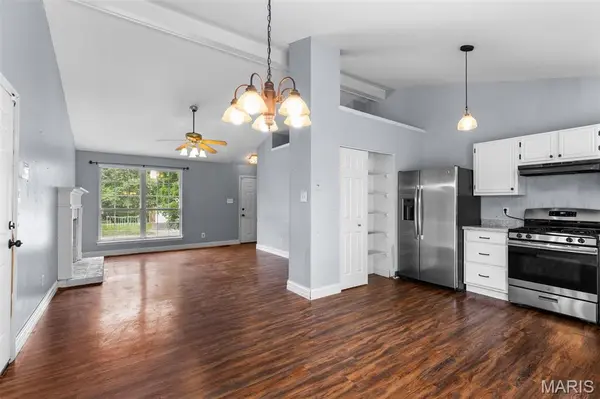 16118 Castlerea BLVD, Ellisville, MO 63021