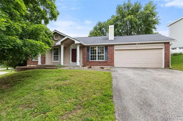 16118 Castlerea BLVD, Ellisville, MO 63021