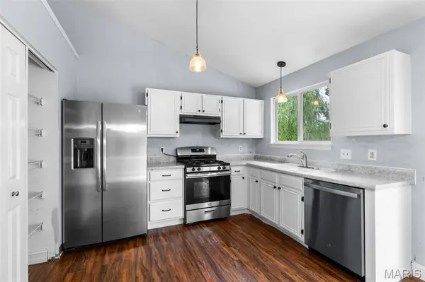 16118 Castlerea BLVD, Ellisville, MO 63021
