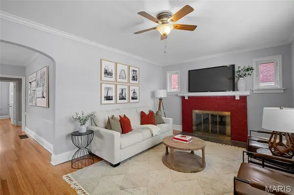 7055 Dartmouth AVE, University City, MO 63130