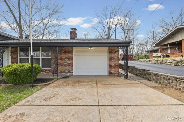 1963 Maple LN, Arnold, MO 63010