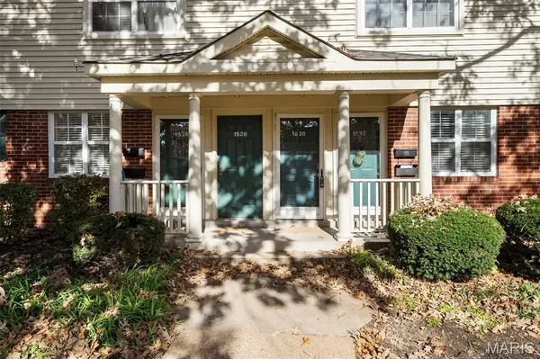 1530 Swallow DR, Brentwood, MO 63144
