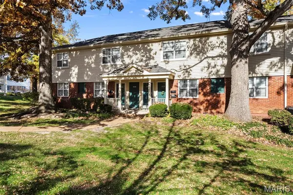 1530 Swallow DR, Brentwood, MO 63144