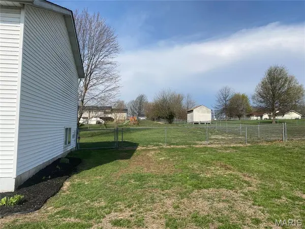 6252 Yellow Brick RD, Washington, MO 63090