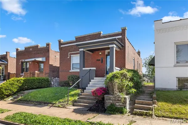 4410 Wallace ST, St Louis, MO 63116