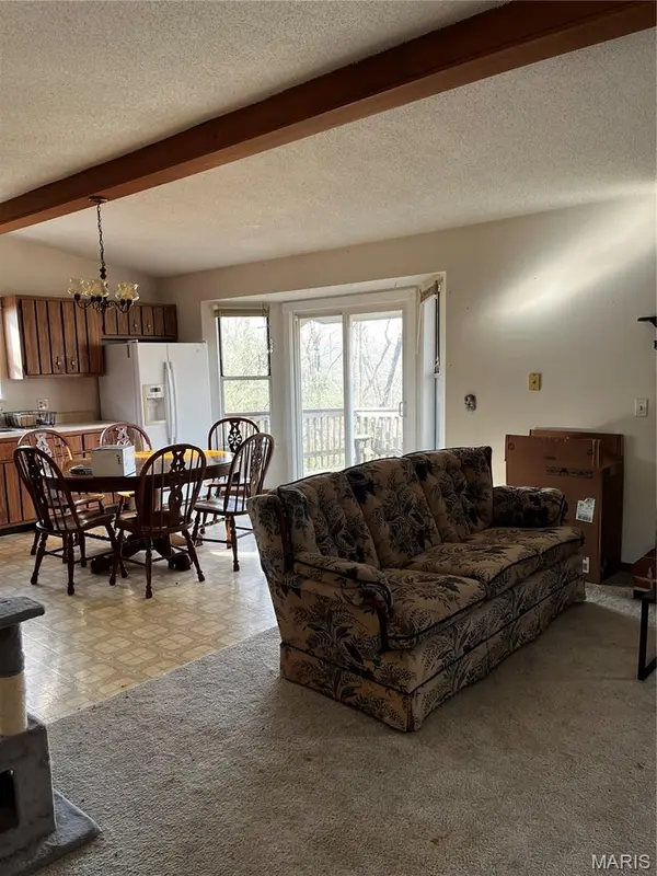8413 Logans RUN, Dittmer, MO 63023