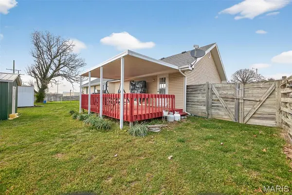 206 Meadowmere CT, Lebanon, MO 65536