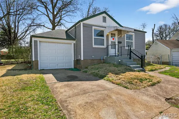 7439 Embury CT, Country Club Hills, MO 63136