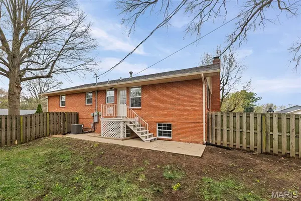 10 Fawnlily, Belleville, IL 62221