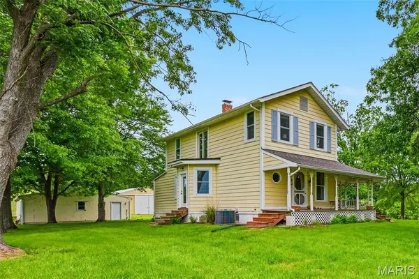 11 Skyview WAY, Pacific, MO 63069