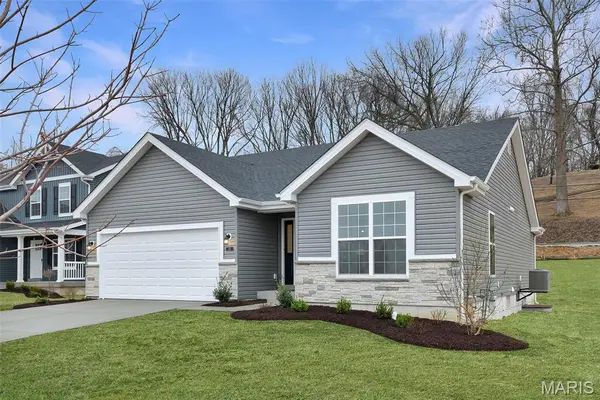 28 Shady Elm CT, St Charles, MO 63301