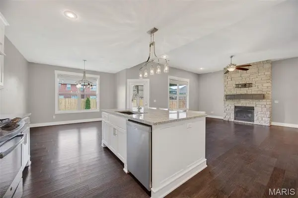 853 E Apollo Ct, Nixa, MO 65714