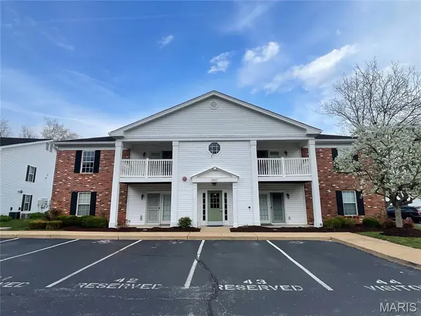 3417 Country Stone Manor DR #F, Manchester, MO 63088