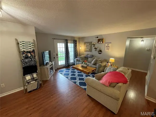 3417 Country Stone Manor DR #F, Manchester, MO 63088