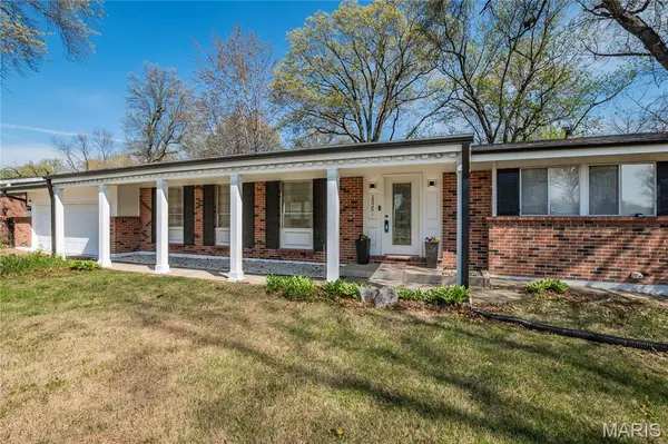 1525 Bayonne DR, Spanish Lake, MO 63138