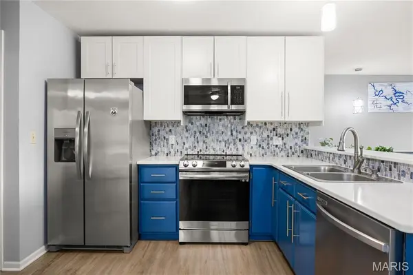 30481 Edgeview DR, Rocky Mount, MO 65072