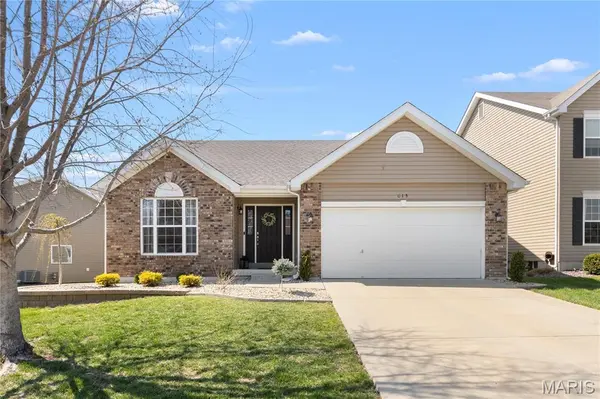 615 Prairiegate CT, Lake St Louis, MO 63367